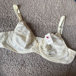 NWT vintage y2k white lace Wacoal bra size 38B